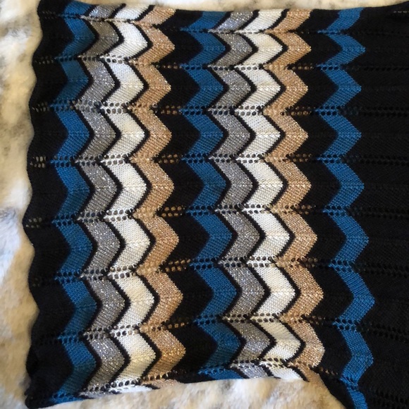 NEW bebe Cold shoulder batwing delicate sweater S - Picture 8 of 10